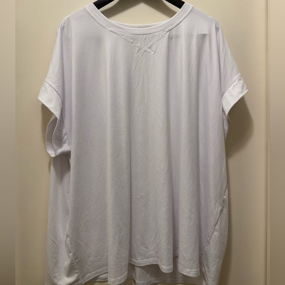 Livi Active Tops - Livi Women’s White Short-Sleeve Top